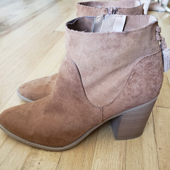 Universal Thread Clare Zip Ankle Bootie 11 - Picture 4 of 7
